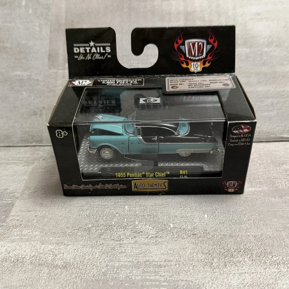 M2 Die‎ Cast 1955 Pontiac Star Chief R41 1:44 Powder Blue & Black #32500